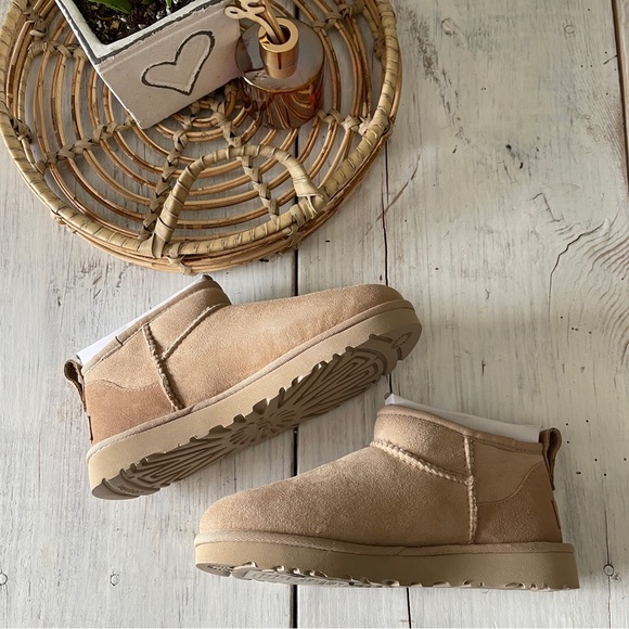 UGG Ultra Mini Classic Boot - Driftwood - Picture 7 of 12